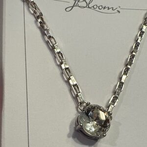 Elegant Silver Necklace with Crystal by bloom